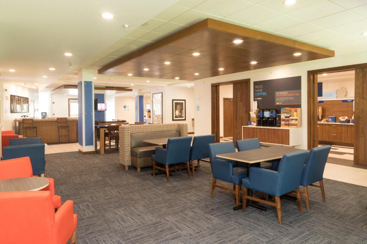 Holiday Inn Express & Suites - Michigan City By Ihg Esterno foto