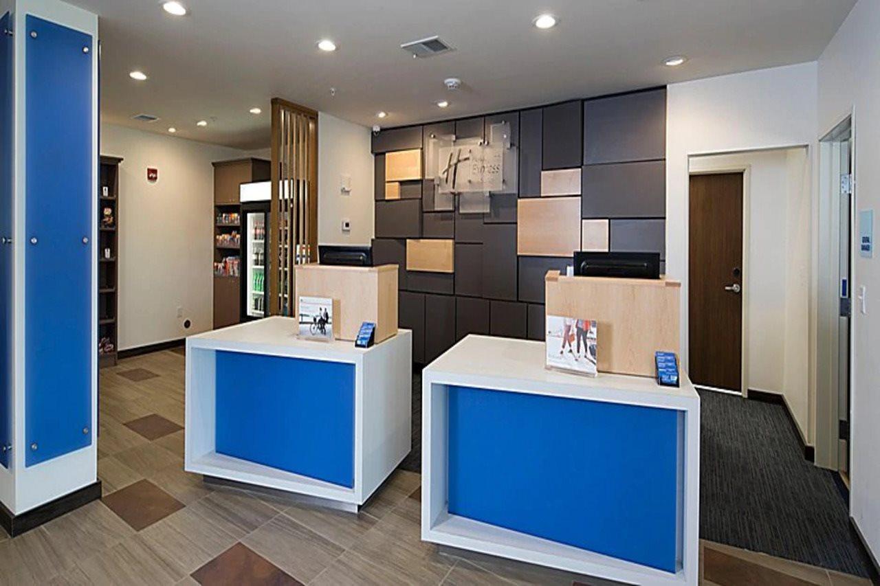 Holiday Inn Express & Suites - Michigan City By Ihg Esterno foto